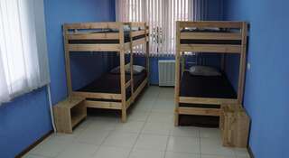 Гостиница Smorodina Hotel & Hostel Новосибирск Спальное место на двухъярусной кровати в общем номере для мужчин-1